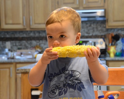 Eating corn  can t take eyes off TV2